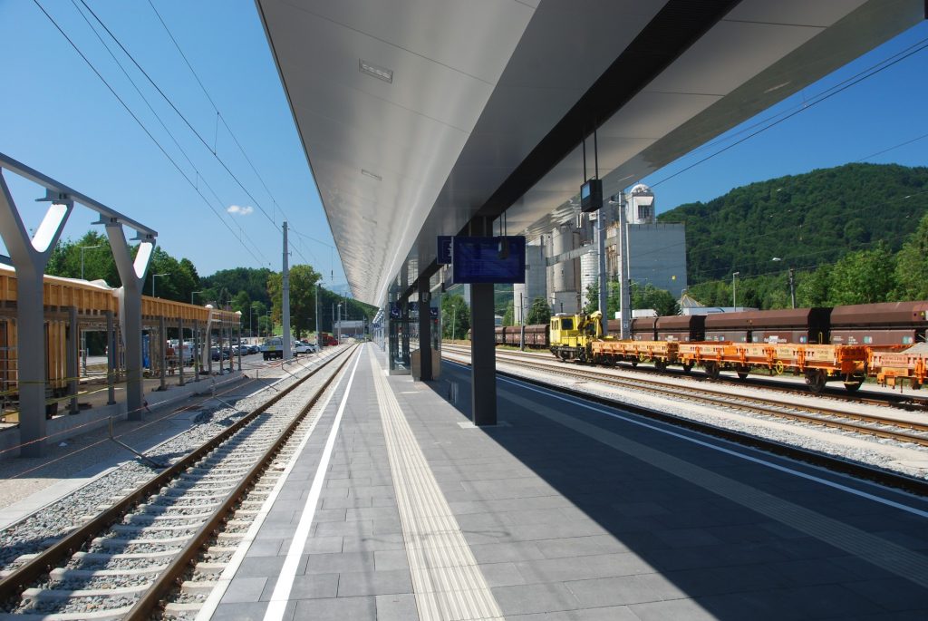 neuer Bahnsteig, noch im Bau